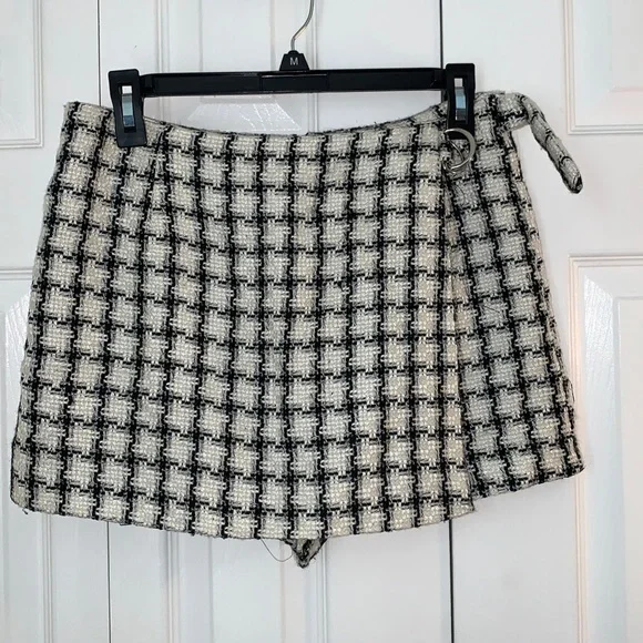 Forever 21 Wrap front skort - Picture 1 of 4